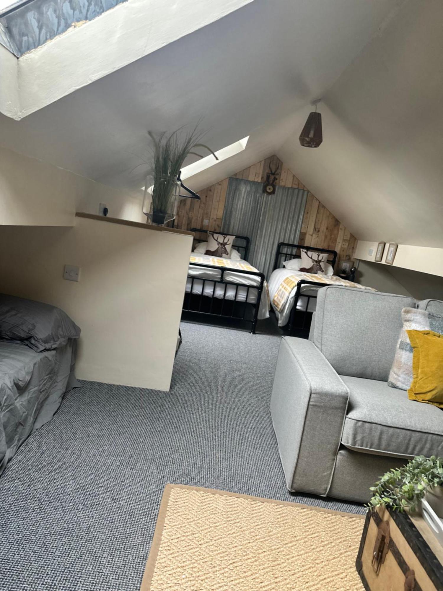 Apartment Shepherds Hut Much Birch